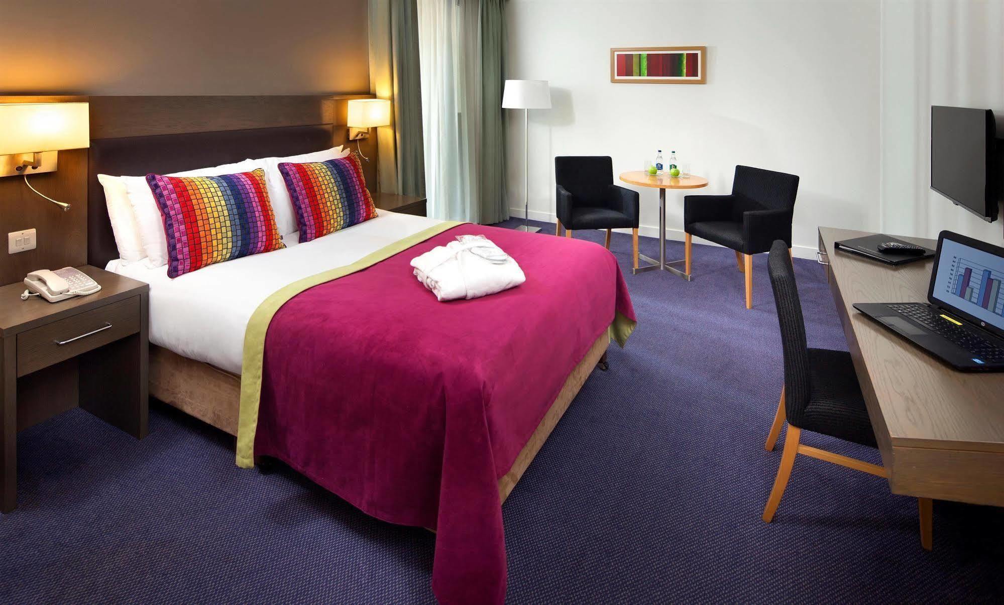 The Address Citywest Bagian luar foto